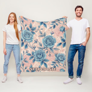 Retro Blue Rose Muster auf weichrosa Hintergrund Fleecedecke