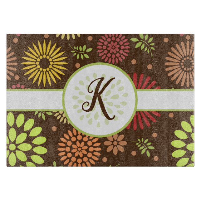 Retro Blumenmuster auf Brown mit Monogramm Schneidebrett (Vorderseite)