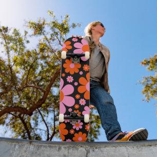 Retro-Blumenmuster personalisiert Skateboard