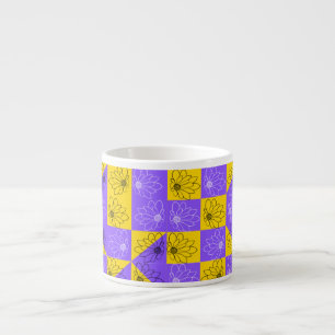 Retro Boho Lila und Gelbe Gänseblümchen-Schachbret Espressotasse
