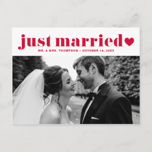 Retro Bold Typografie Red Just Married Foto Postkarte