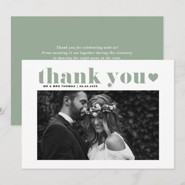 Retro Bold Typografy Sage Green Foto Wedding Dankeskarte (Vorne/Hinten)