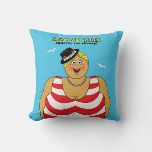 Retro British Seaside Kiss Me Quick Lady Kissen