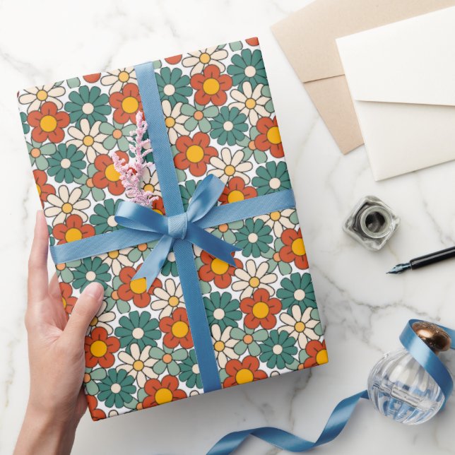 Retro Brown Green Hippie Floral Groovy Geschenkpapier (Schenken)