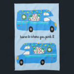 Retro Camper Motorhome RV Vanlife Geschirrtuch<br><div class="desc">Dekorieren Sie Ihre Küche mit diesem coolen Handtuch. Macht ein tolles Haus-Erwärmung oder Jubiläum Geschenk! Sie können es auch mit Ihrem eigenen Text anpassen. Karo in meinem Shop für viel mehr Farben und Muster und passende Küchenartikel!</div>