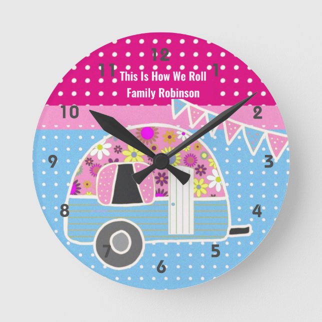 Retro Camper Van Pink Blue Shabby Chic Punkt Runde Wanduhr (Vorderseite)