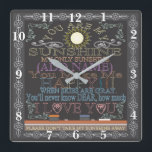 Retro Chalkboard Sie sind meine Sonnenscheinuhr Quadratische Wanduhr<br><div class="desc">Gedenken Sie Ihren Jubiläum,  Ihre Hochzeit,  Verlobung,  etc.,  mit dieser personalisierten Retro-Uhr. Macht ein schönes Geschenk. Kunstwerk von Amelia Carrie</div>