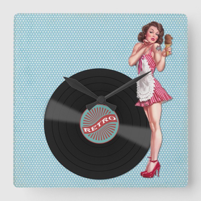 Retro Chic Pinup Girl Quadratische Wanduhr (Vorderseite)