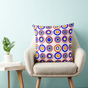 Retro Circles Red Yellow Blue on White Kissen