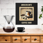 Retro-Coffee-Bar Künstlicher Leinwanddruck<br><div class="desc">Erleben Sie eine gemütliche und nostalgische Atmosphäre mit dieser personalisierten Imitat Leinwand Wandkunst mit Retro-Coffee Shop Design in Braun und Bräune. Passen Sie es mit Ihrem Namen an, um es einzigartig zu machen. Tauchen Sie ein in den Vintagen Charme dieses Kunstwerks und ließ es Sie in die Vergangenheit der klassischen...</div>