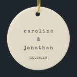Retro Cream Schreibmaschine Custom Wedding Foto Keramik Ornament<br><div class="desc">Retro Minimalistische Schreibmaschine Schriftart Custom Wedding Keramik Ornament in Creme mit Couple Foto</div>