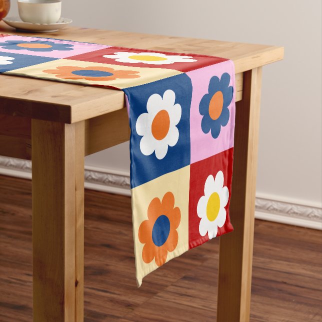 Retro Cute colorful Flowers Pattern  Kurzer Tischläufer (Beispiel)