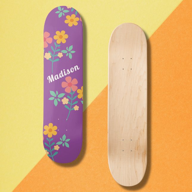 Retro Daisy Bouquet Muster in Lila Skateboards (Von Creator hochgeladen)