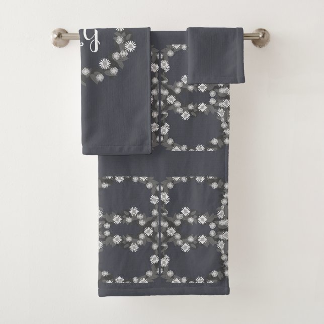 Retro Daisy Floral mit Monogramm Handtuchhalter in Badhandtuch Set (Insitu)