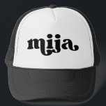 Retro Daughter Black und White Mija Truckerkappe<br><div class="desc">"mija" im Retro-Stil Schriftart, Farbe ist editierbar; fügen Sie Ihren eigenen Namen, wenn gewünscht, und wählen Sie Hass-Stil.</div>