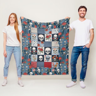 Retro Denim Patchwork mit Rose Skulls Skelette Fleecedecke