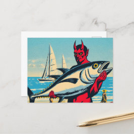 Retro Devil mit einem Tunfisch am Strand Postkarte