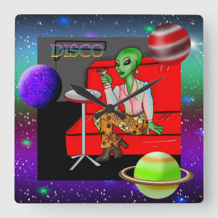 Retro Extraterrestrial in der Disco Lounge aus den Quadratische Wanduhr