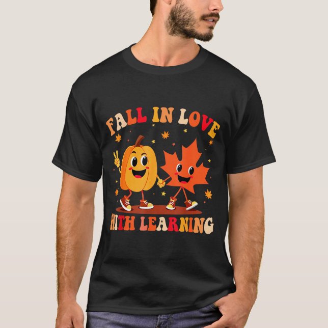 Retro Fall In Love With Learning Autumn Pumpkin Te T-Shirt (Vorderseite)