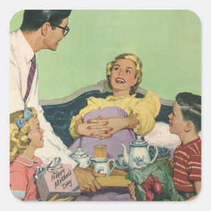 Retro-Familie serviert Mutter das Frühstück im Bet Quadratischer Aufkleber