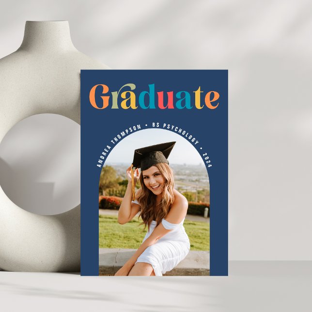 Retro-farbiges Arch-Foto Ankündigung (Von Creator hochgeladen)