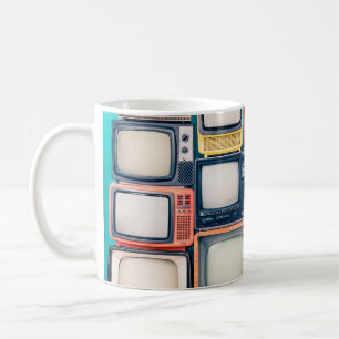 Retro-Fernsehempfänger-Set aus den 60er, 70er und Kaffeetasse