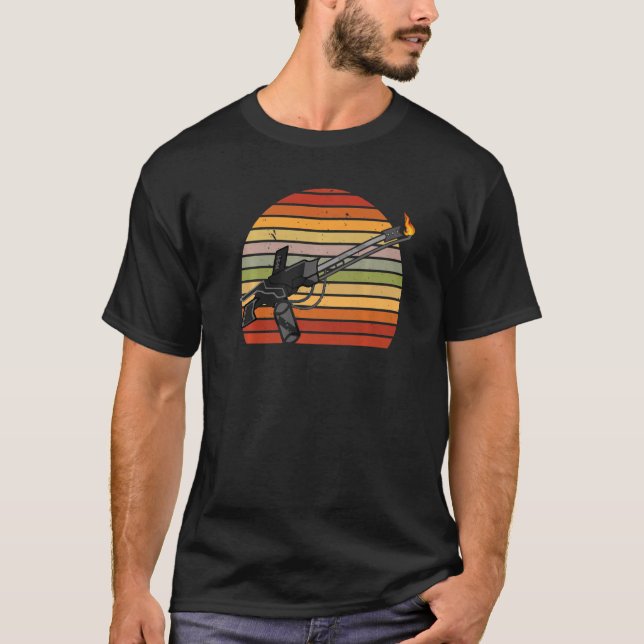 Retro Flame Thrower  Flamethrower Hot Burn T-Shirt (Vorderseite)