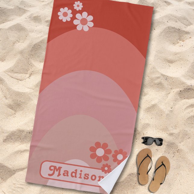 Retro Floral Arch Groovy Name Strandtuch (Retro floral arch groovy 70s typography custom orange beach towel 1970s funky hippie vibe)