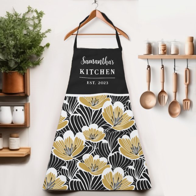 Retro Floral Women's Name Schürze (Whether you're baking, painting, or gardening, this personalized apron adds flowers to your day!)
