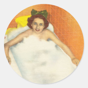 Retro-Frau in der Badewanne, lustiger Retro-Kitsch Runder Aufkleber