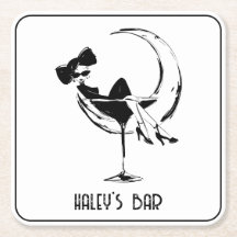 Retro-Frau in Martini-Bar