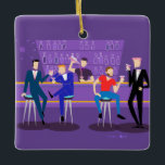 Retro Gay Bar Keramik Ornament<br><div class="desc">Dieses individuell gestaltbare Retro Gay Bar Weihnachtsgeschenk-Design ist lila, kitschig und absolut fabelhaft! Diese kleinen Herren sitzen auf modernen Barhockern, trinken ihre lustigen, rosafarbenen Getränke und haben eine gay-l-Zeit. Der hunzige Barkeeper mit rosa Schlips gießt bereits die nächste Runde. Die Silhouetten der Atomflaschen reihen sich in die Wand und die...</div>