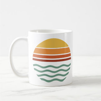 Retro gestreifter Sonnenuntergang über Wellen Kaffeetasse