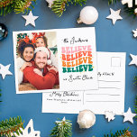 Retro glauben wir an Weihnachten Foto<br><div class="desc">Schicken Sie diese Retro-Weihnachtspostkarte,  um Glück,  Liebe,  einen Hauch feierlichen Beifall und eine fröhliche Vintage Atmosphäre mit Ihren Lieben zu teilen. Fügen Sie ein Foto Ihrer Lieblingsfamilie hinzu,  um es zu personalisieren und die Schönheit der Saison zu erfassen.</div>