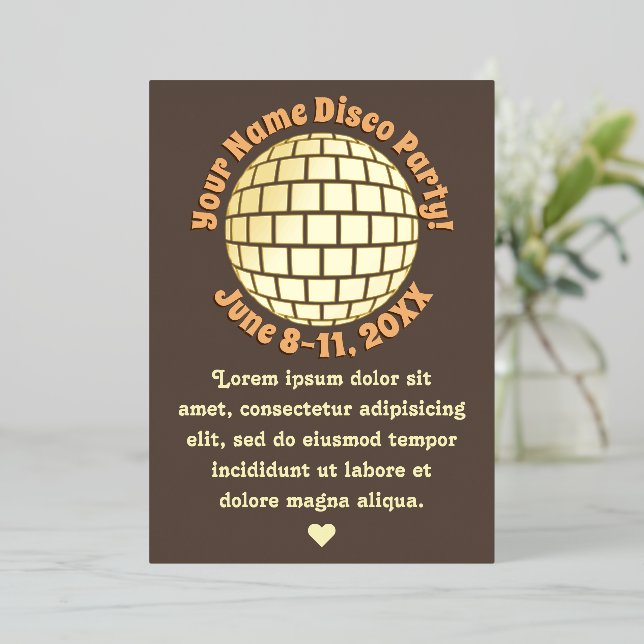 Retro Gold Disco Ball PERSONALISIERT Gold Folieneinladung (Stehend vorne)