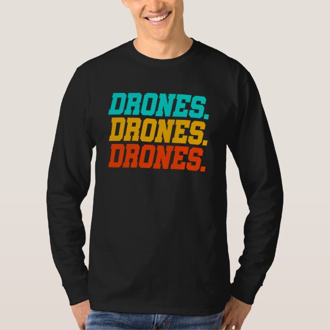 Retro Graphic Drone Flying Quadcopter Pilot RC Dro T-Shirt (Vorderseite)