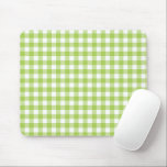 Retro Green Gingham Karierte Karo geprüft Mousepad<br><div class="desc">Modernes und trendiges Gingham-Muster. Kariertes Gingham-Design.</div>