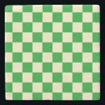 Retro Green Off White Karos Karton-Muster Steinuntersetzer<br><div class="desc">Cooles,  frisch kariertes Muster,  moderne Innendekoration für Zuhause,  Wohnzimmer,  Kinderzimmer,  Kinderzimmer. Schachte bunte Vorhänge,  Teppich,  Telefonzelle. Gestaltungskonzept für 70er und 60er Trend geprüft. Grüne und gedämpfte weiße Schachbretter</div>