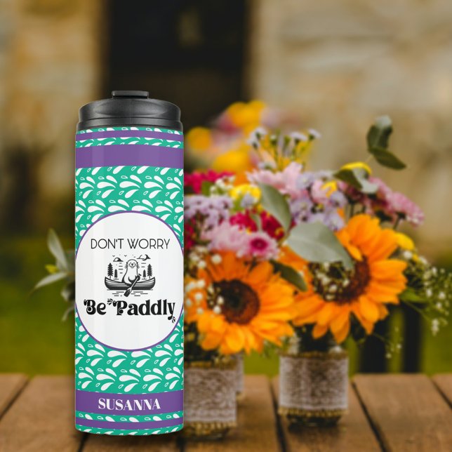 Retro Green Pattern Canoe Otter Individuelle Name Thermosbecher (Von Creator hochgeladen)
