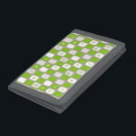 Retro Green Sternexplosionen Trifold Nylon Wallet Trifold Geldbörse<br><div class="desc">Dieses Retro Green und White Sternexplosionen Trifold Nylon Wallet ist so hübsch, dass Sie Ihren Enthusiasmus nicht eindämmen können. Und warum will du hin? Dieses moderne, inspirierte Design aus den 60er Jahren des 20. Jahrhunderts besticht durch einen dunkelhedergrauen Hintergrund und Reihen vollkommen unperfekter Rechtecke in fröhlich-grün, weiß und taubengrau. Weiß...</div>