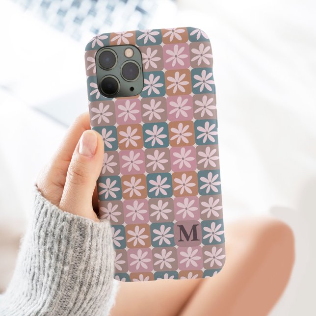 Retro Groovy 70er Daisy Monogram Case-Mate iPhone Hülle (Von Creator hochgeladen)