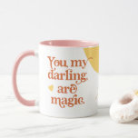 Retro Groovy 70er Jahre dachte, du bist mein Darli Tasse<br><div class="desc">Diese Keramik-Tasse zeigt ein buntes Retro-Thema aus den 70er Jahren mit dem Zitat "Du,  mein Liebling,  bist magisch". Alle Farben sind editierbar,  also fühlen Sie sich frei,  um Ihr eigenes einzigartiges Aussehen zu schaffen!</div>