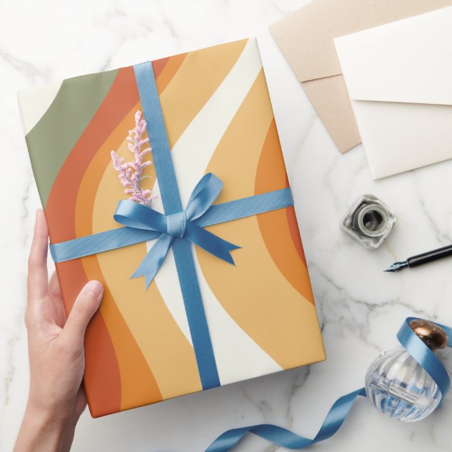 Retro Groovy 70er Wavy Stripes Geschenkpapier (Schenken)