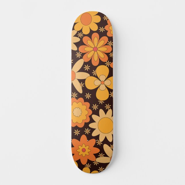 Retro Groovy Blumenmuster Gelb und Orange Skateboard (Vorderseite)