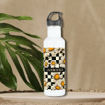 Retro Groovy Daisy Checkerboard Personalized Name Edelstahlflasche<br><div class="desc">Retro Groovy Daisy Checkerboard Personalized Name Water Bottle features a groovy daisy pattern on a black and white checkerboard pattern background with your custom text or personalized name in the center. Perfect as a gift for family and friends for Christmas, birthday, holidays, Mother's day, work colleagues and more. Created by...</div>