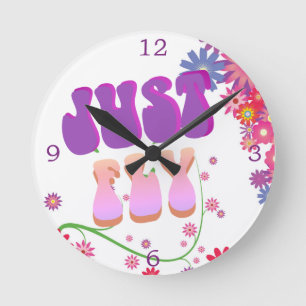 Retro Groovy Fly Floral Colorful Runde Wanduhr