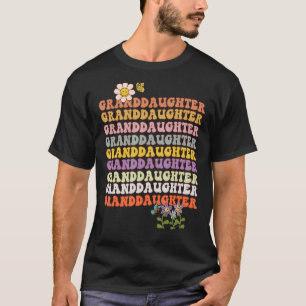 Retro Groovy Grandtochter schrie mit Blume T-Shirt