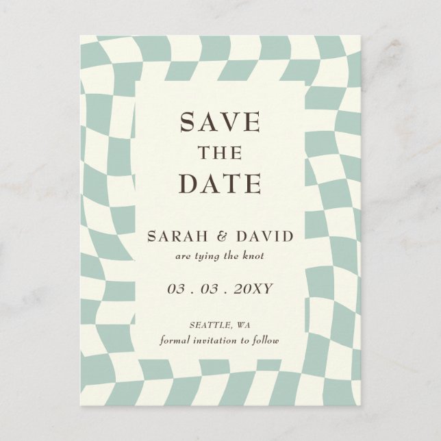Retro Groovy Green Checkerboard Hochzeit Ankündigungspostkarte (Vorderseite)