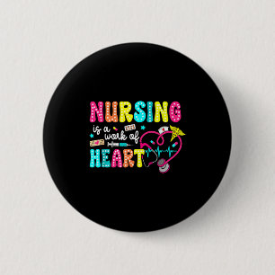 Retro Groovy Krankenpflege Ist Eine Herzensarbeit Button