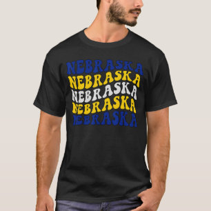Retro Groovy Nebraska Staat Zuhause Girl I Liebe M T-Shirt